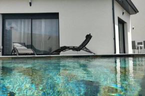Une villa contemporaine neuve avec piscine bali